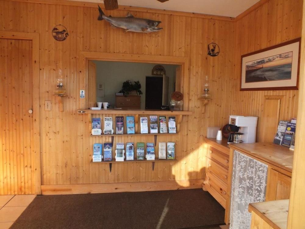 Little Riverside Motel & Marina Маністі Екстер'єр фото